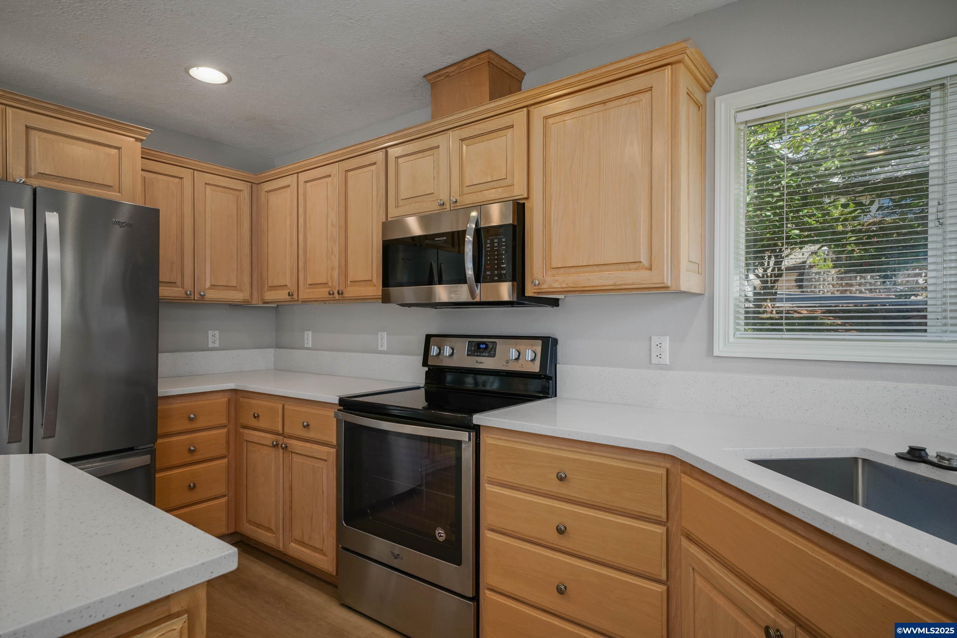 Salem, Oregon, 97304, United States, 3 Bedrooms Bedrooms, ,2 BathroomsBathrooms,Residential,For Sale,1838478