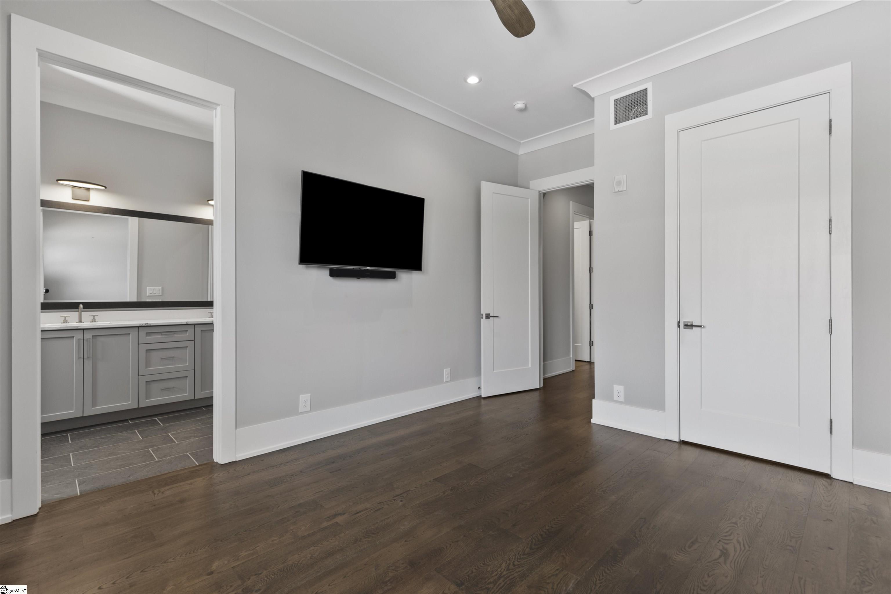Greenville, South Carolina, 29601, United States, 2 Bedrooms Bedrooms, ,2 BathroomsBathrooms,Residential,For Sale,1777131