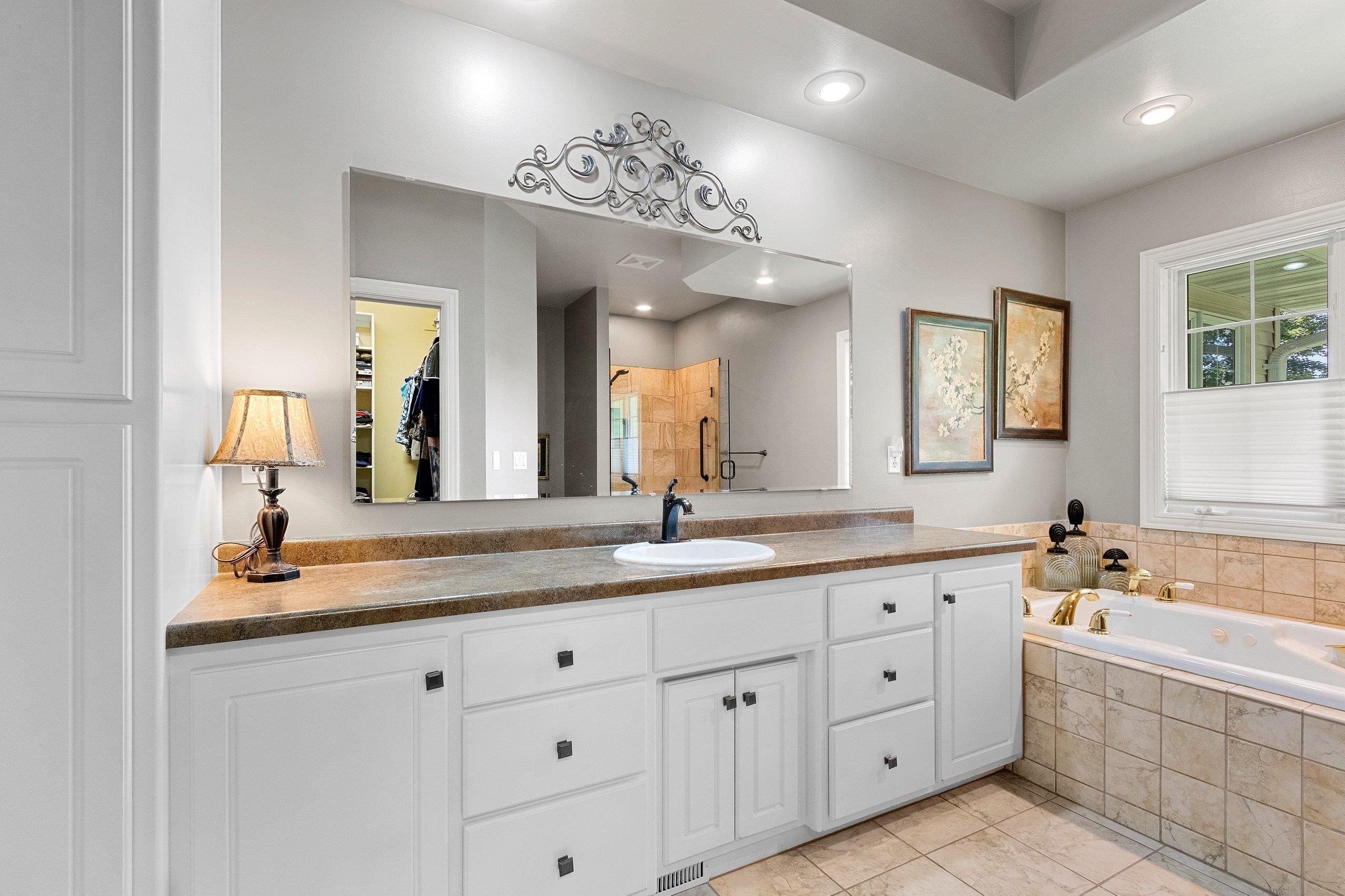 GREEN BAY, Wisconsin, 54302-5254, United States, 5 Bedrooms Bedrooms, ,4 BathroomsBathrooms,Residential,For Sale,1975812