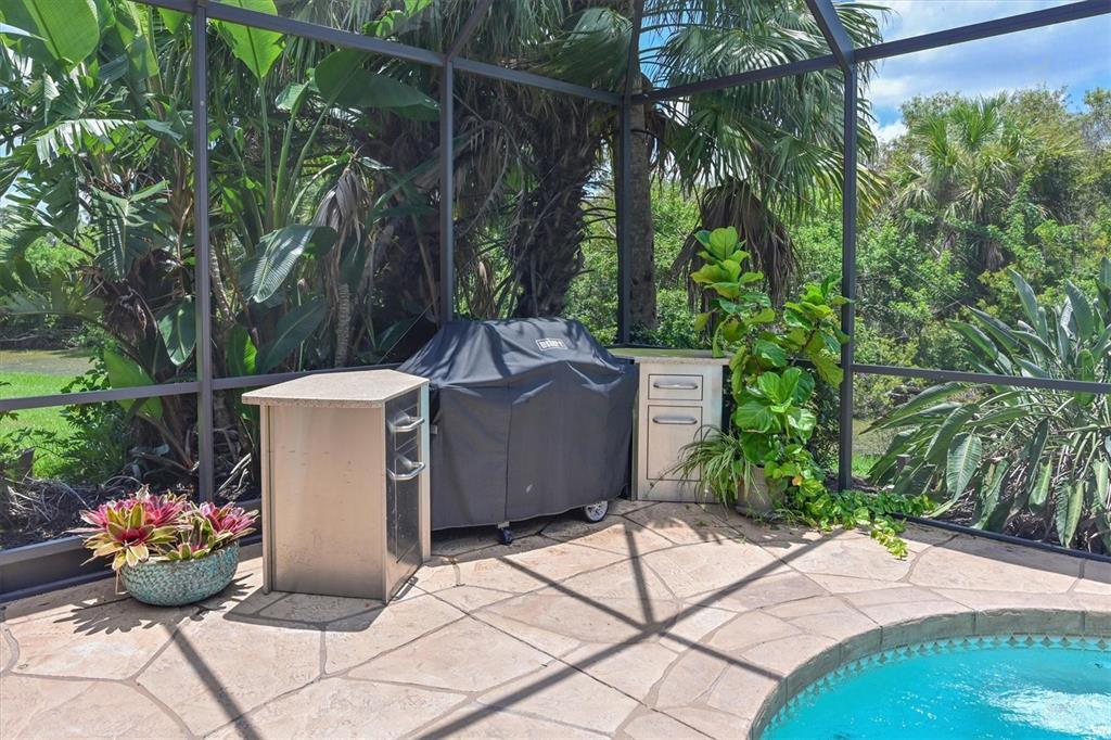 Bradenton, Florida, 34212, United States, 3 Bedrooms Bedrooms, ,2 BathroomsBathrooms,Residential,For Sale,1906883