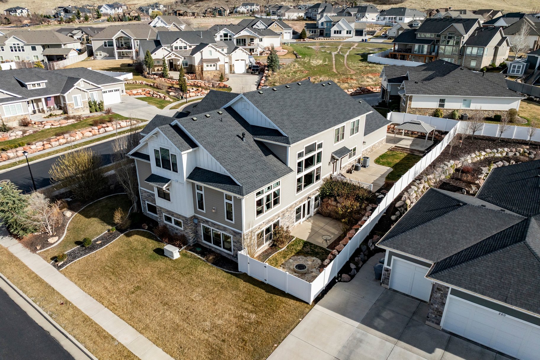  Incredible Floor Plan Meets Lifestyle Location - 物件實景