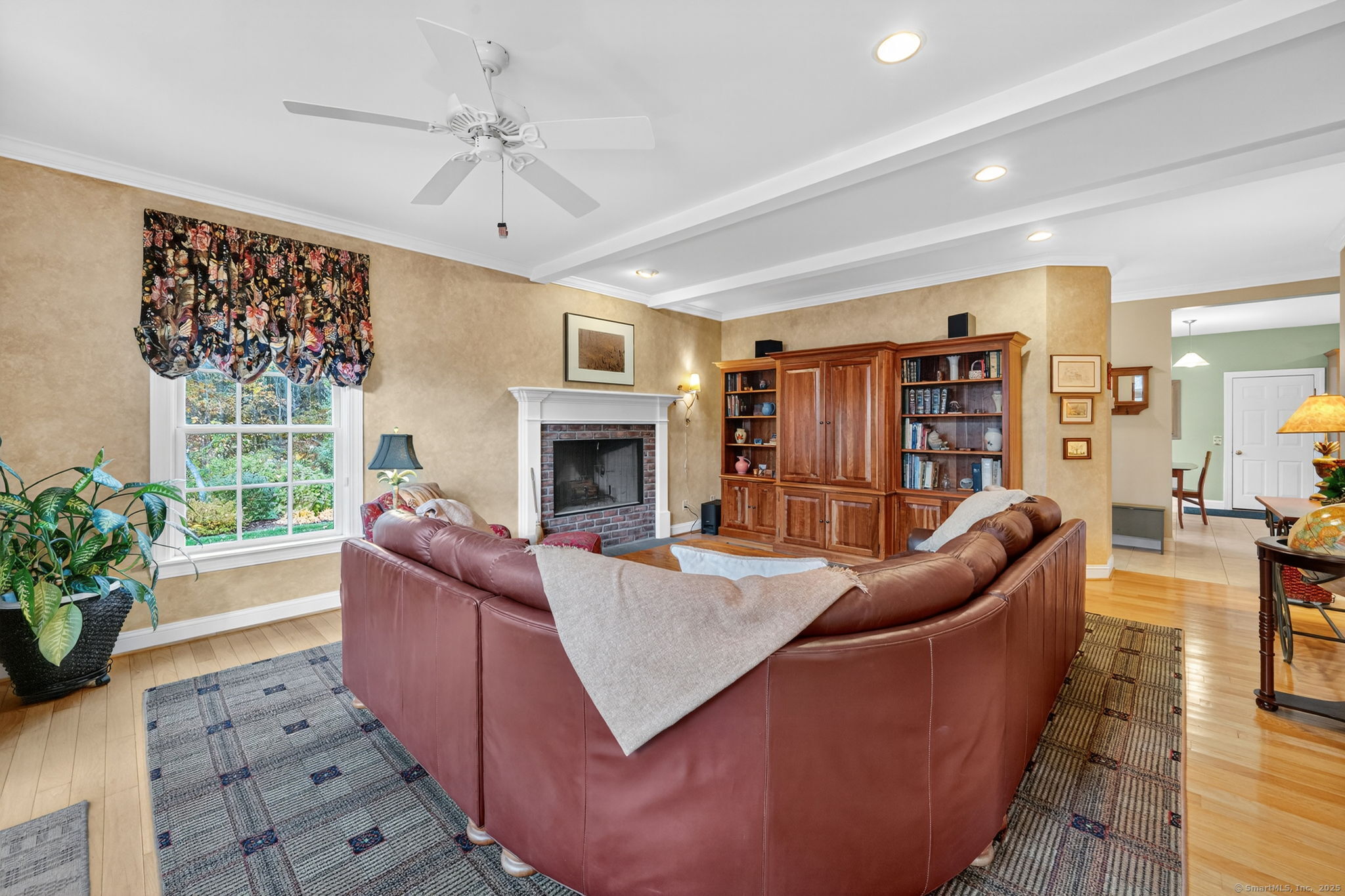 Suffield, Connecticut, 06078, United States, 4 Bedrooms Bedrooms, ,3 BathroomsBathrooms,Residential,For Sale,1988055