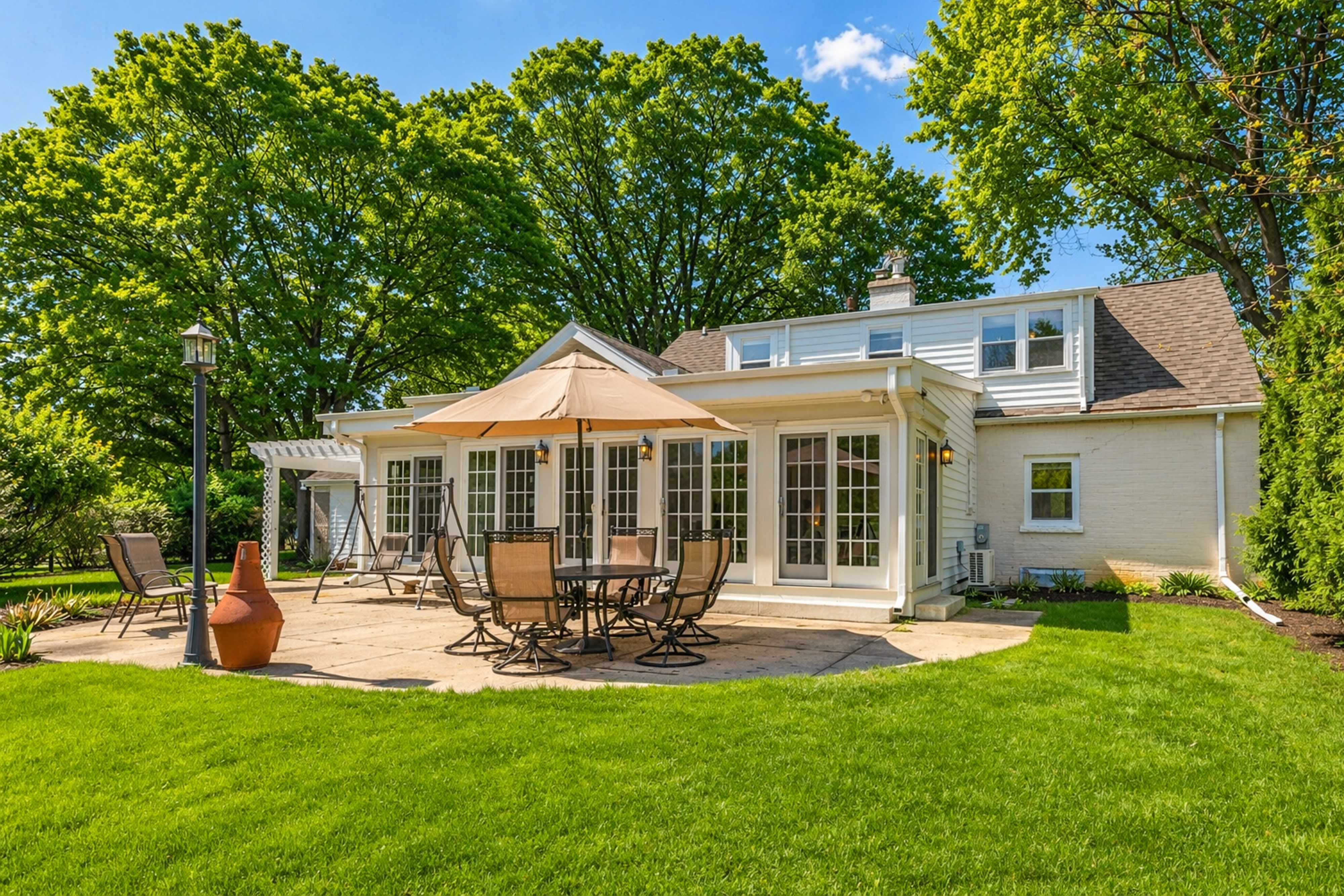  Timeless Residence in Elm Grove - 物件實景