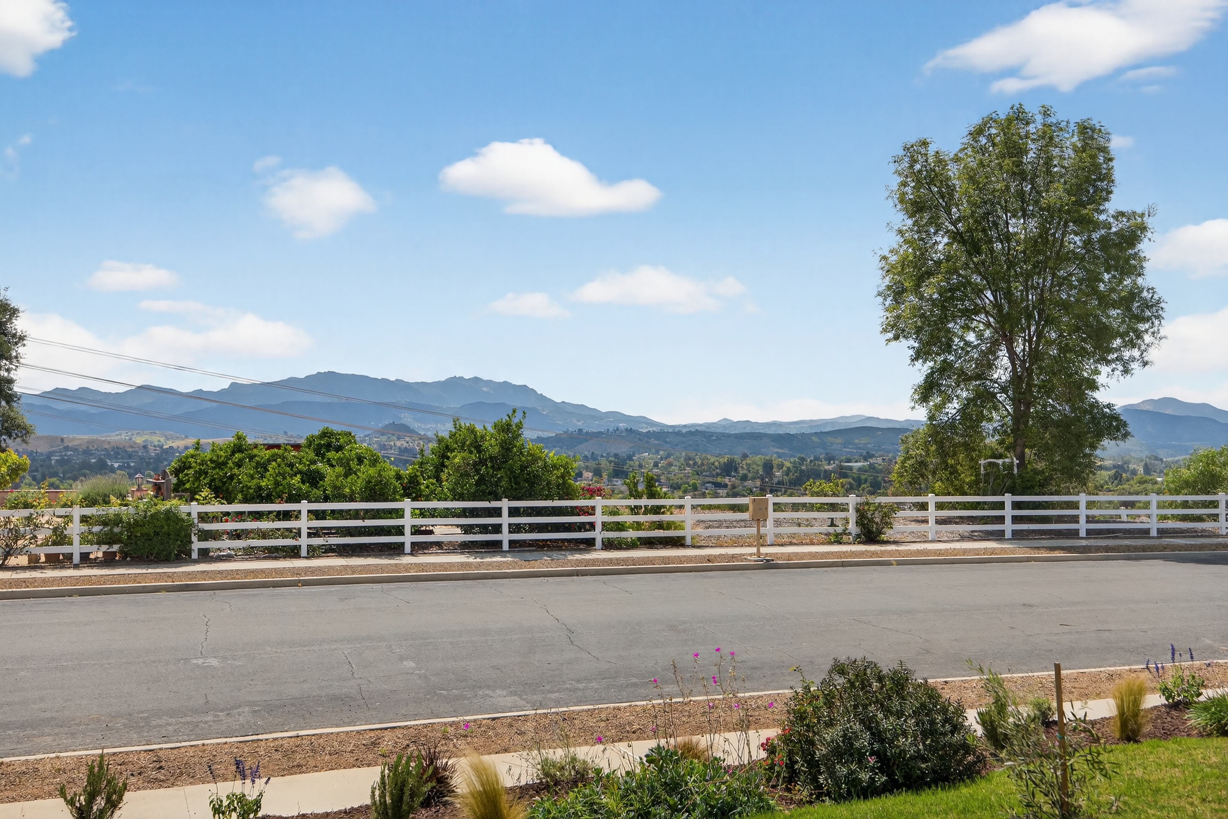  921 Calle Pinata, Thousand Oaks, CA 91360 - 物件實景