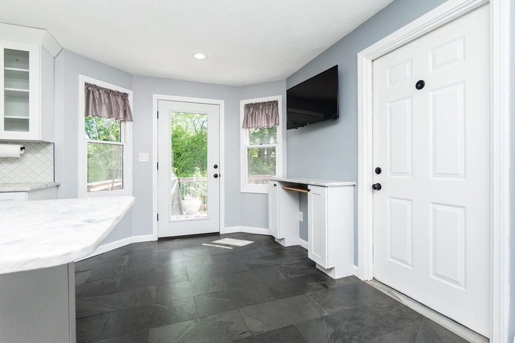Saugus, Massachusetts, 01906, United States, 4 Bedrooms Bedrooms, ,4 BathroomsBathrooms,Residential,For Sale,2048713