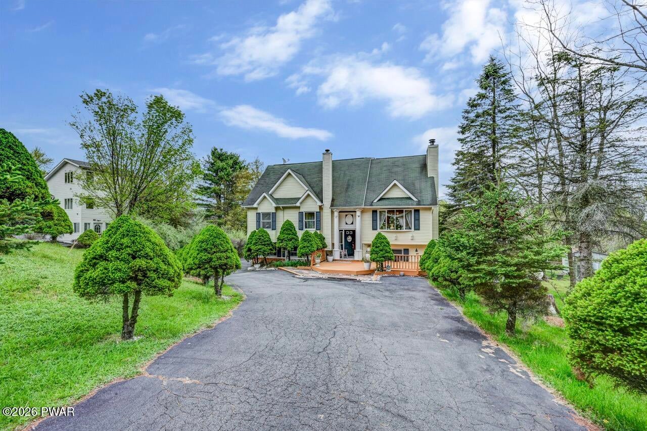 Hawley, Pennsylvania, 18428, United States, 3 Bedrooms Bedrooms, ,3 BathroomsBathrooms,Residential,For Sale,2045204