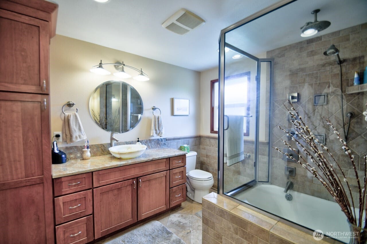 Tacoma, Washington, 98465, United States, 3 Bedrooms Bedrooms, ,2 BathroomsBathrooms,Residential,For Sale,1829131