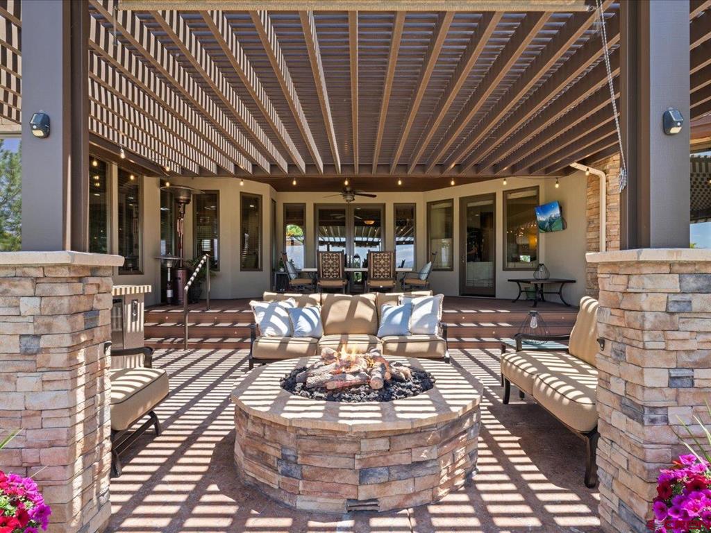 Montrose, Colorado, 81401, United States, 4 Bedrooms Bedrooms, ,3 BathroomsBathrooms,Residential,For Sale,1847638