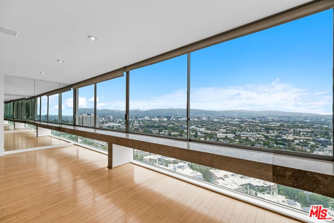 Los Angeles, California, 90067, United States, 1 Bedroom Bedrooms, ,1 BathroomBathrooms,Residential,For Sale,1850096