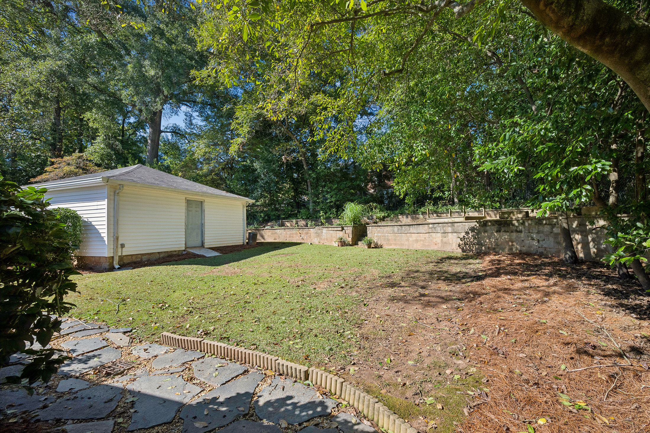  Beautifully Updated Brick Duplex Offers Rare Opportunity in the Heart of Decatur - 物件實景