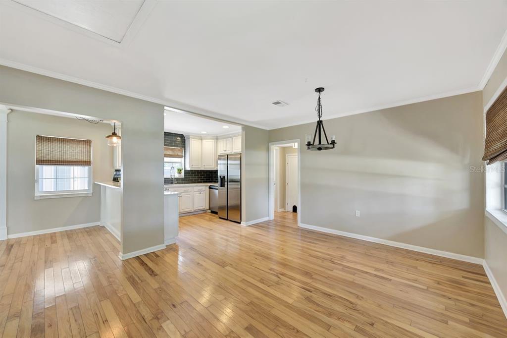 Tampa, Florida, 33611, United States, 3 Bedrooms Bedrooms, ,2 BathroomsBathrooms,Residential,For Sale,1876047