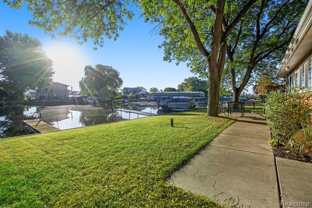 Putnam Twp, Michigan, 48169, United States, 3 Bedrooms Bedrooms, ,2 BathroomsBathrooms,Residential,For Sale,1981909