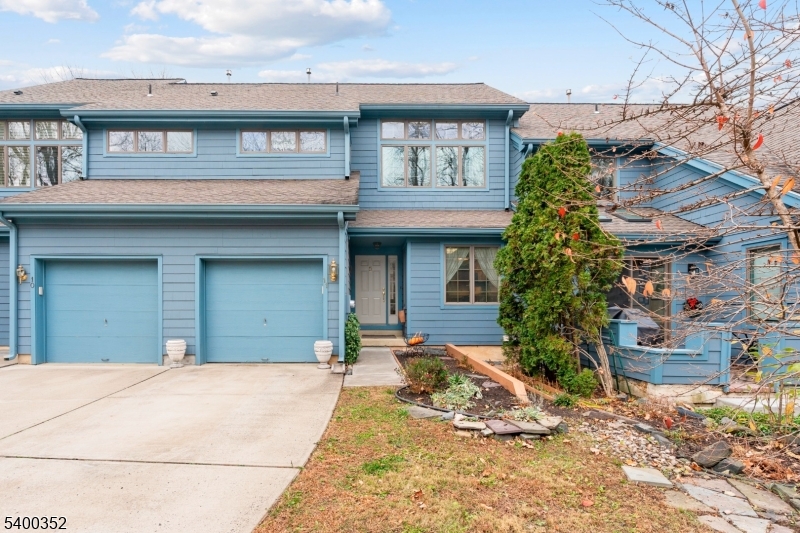 Lambertville City, New Jersey, 08530, United States, 3 Bedrooms Bedrooms, ,3 BathroomsBathrooms,Residential,For Sale,2002902