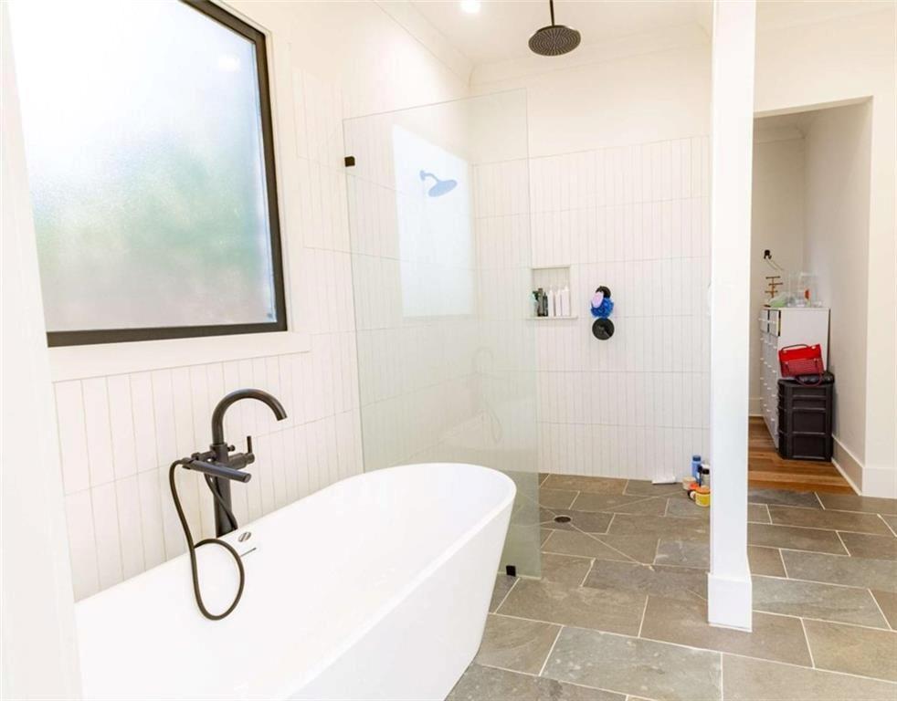 Cleveland, Georgia, 30528, United States, 3 Bedrooms Bedrooms, ,2 BathroomsBathrooms,Residential,For Sale,1928756