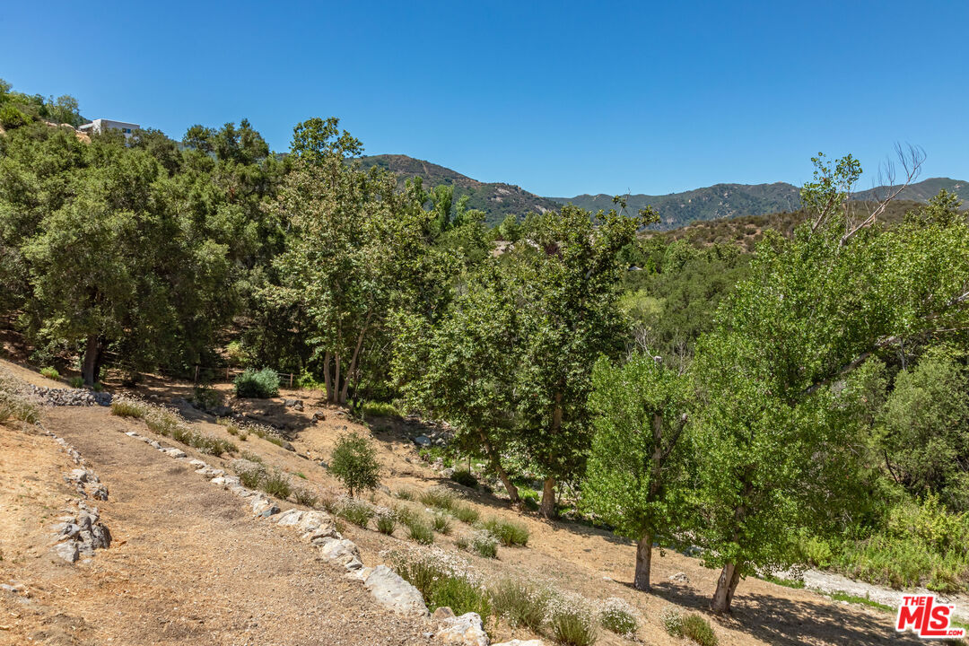 Calabasas, California, 91302, United States, 5 Bedrooms Bedrooms, ,4 BathroomsBathrooms,Residential,For Sale,1926275