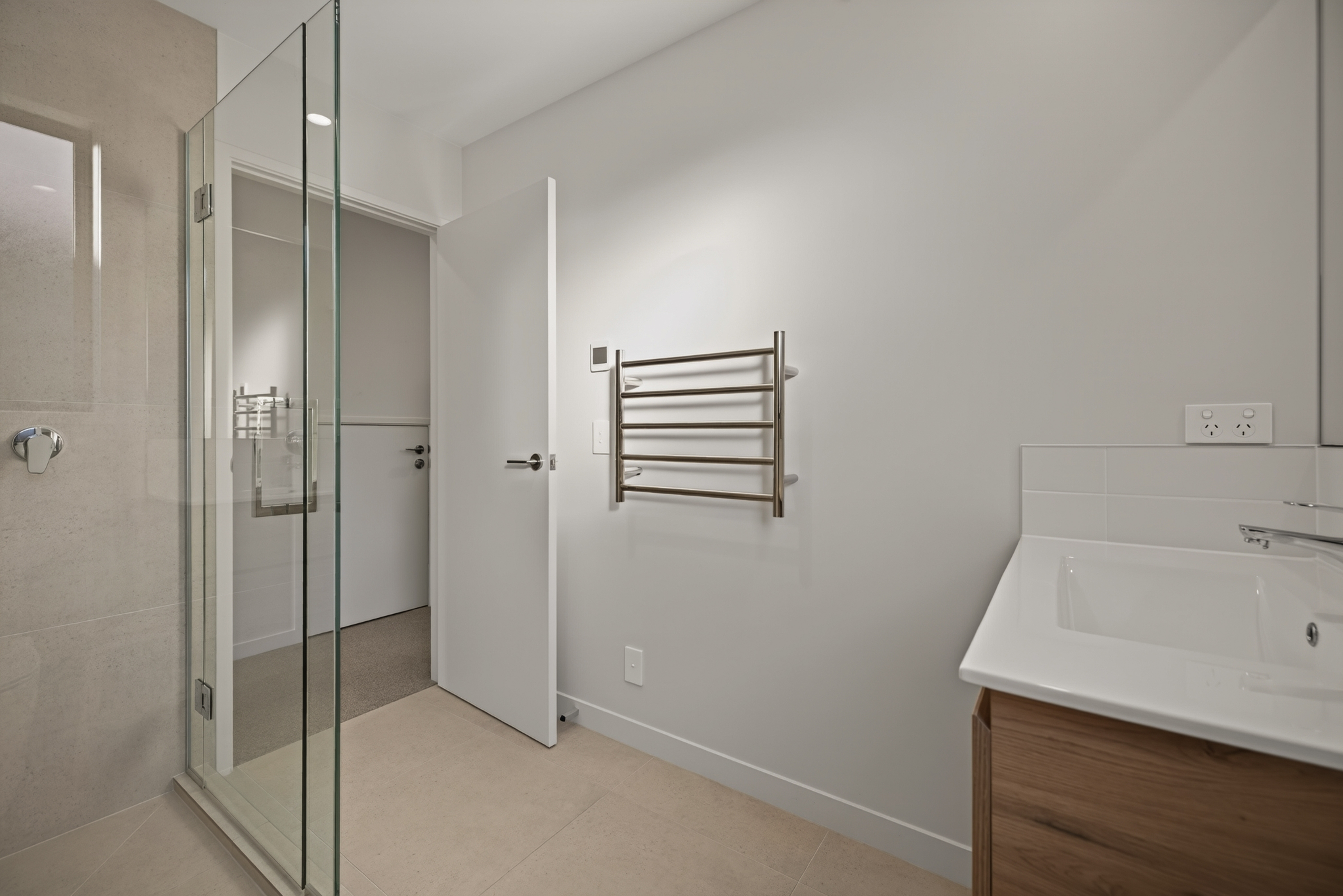  Investment or Lifestyle Home - Offers Invited - 物件實景