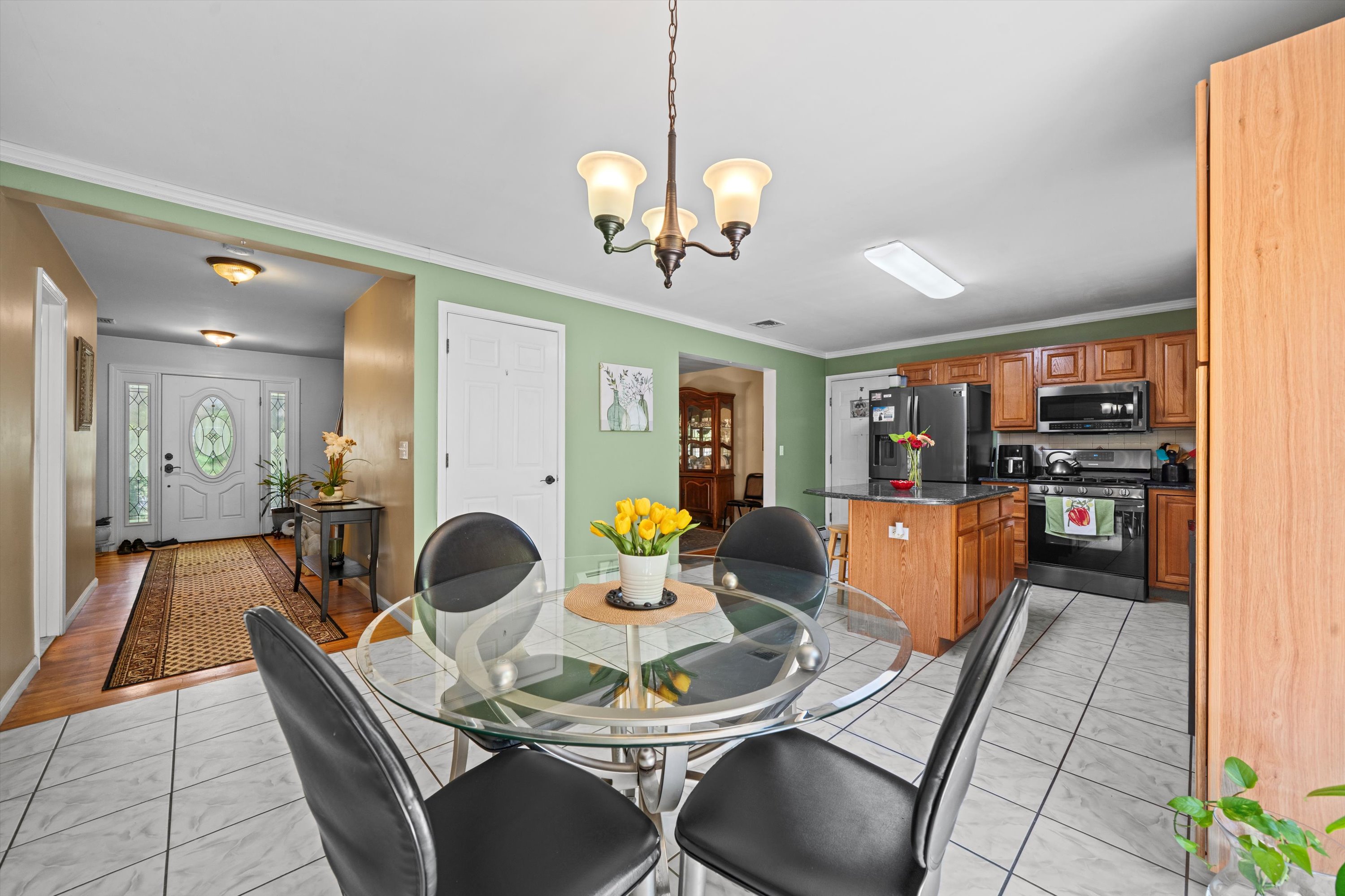 Middletown, New York, 10941, United States, 4 Bedrooms Bedrooms, ,3 BathroomsBathrooms,Residential,For Sale,1861085