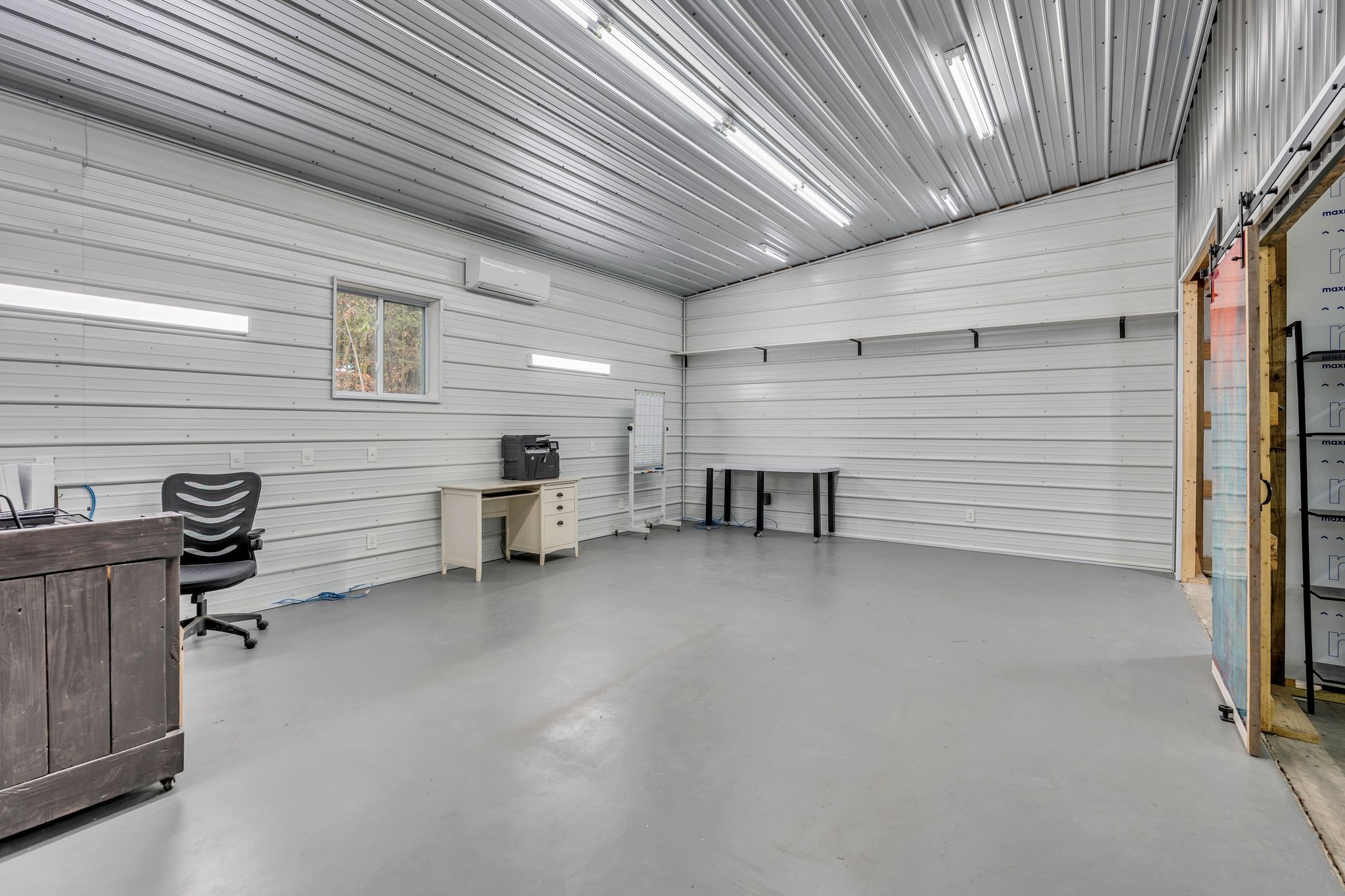 Lawrenceburg, Tennessee, 38464, United States, 3 Bedrooms Bedrooms, ,2 BathroomsBathrooms,Residential,For Sale,1988377