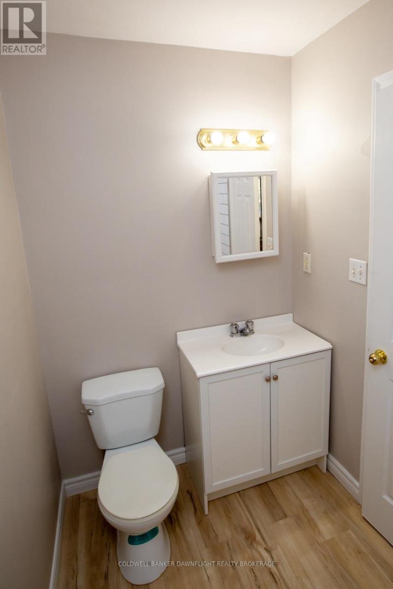 LONDON EAST (EAST G), Ontario, N6B 3H9, CA, 4 Bedrooms Bedrooms, ,3 BathroomsBathrooms,Residential,For Sale,1949851