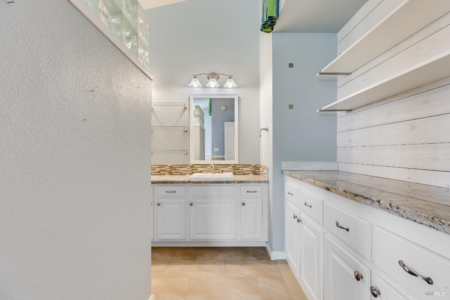 Vacaville, California, 95687, United States, 3 Bedrooms Bedrooms, ,2 BathroomsBathrooms,Residential,For Sale,1932568