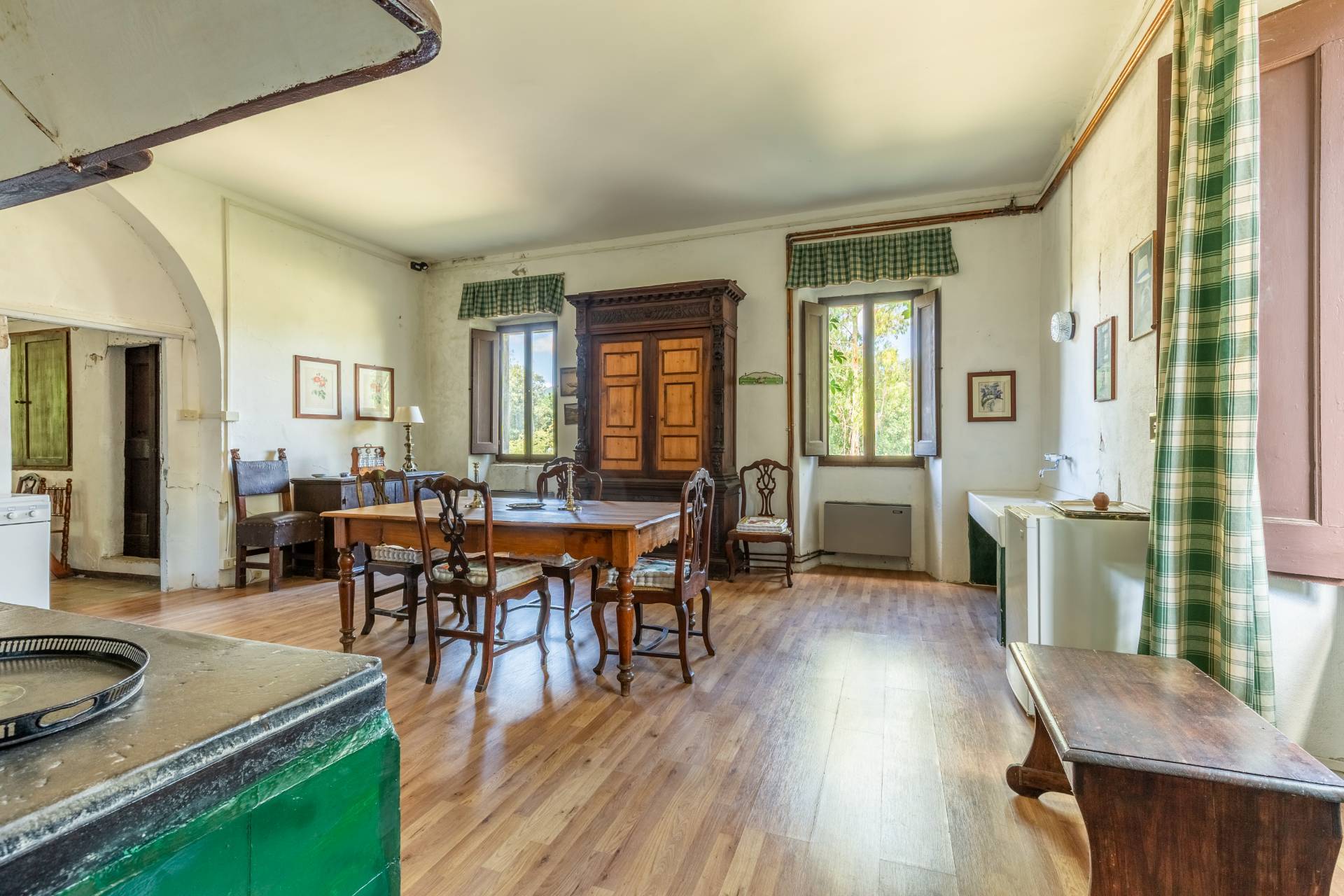Perugia, Perugia, 06100, IT, 18 Bedrooms Bedrooms, ,5 BathroomsBathrooms,Residential,For Sale,1907420