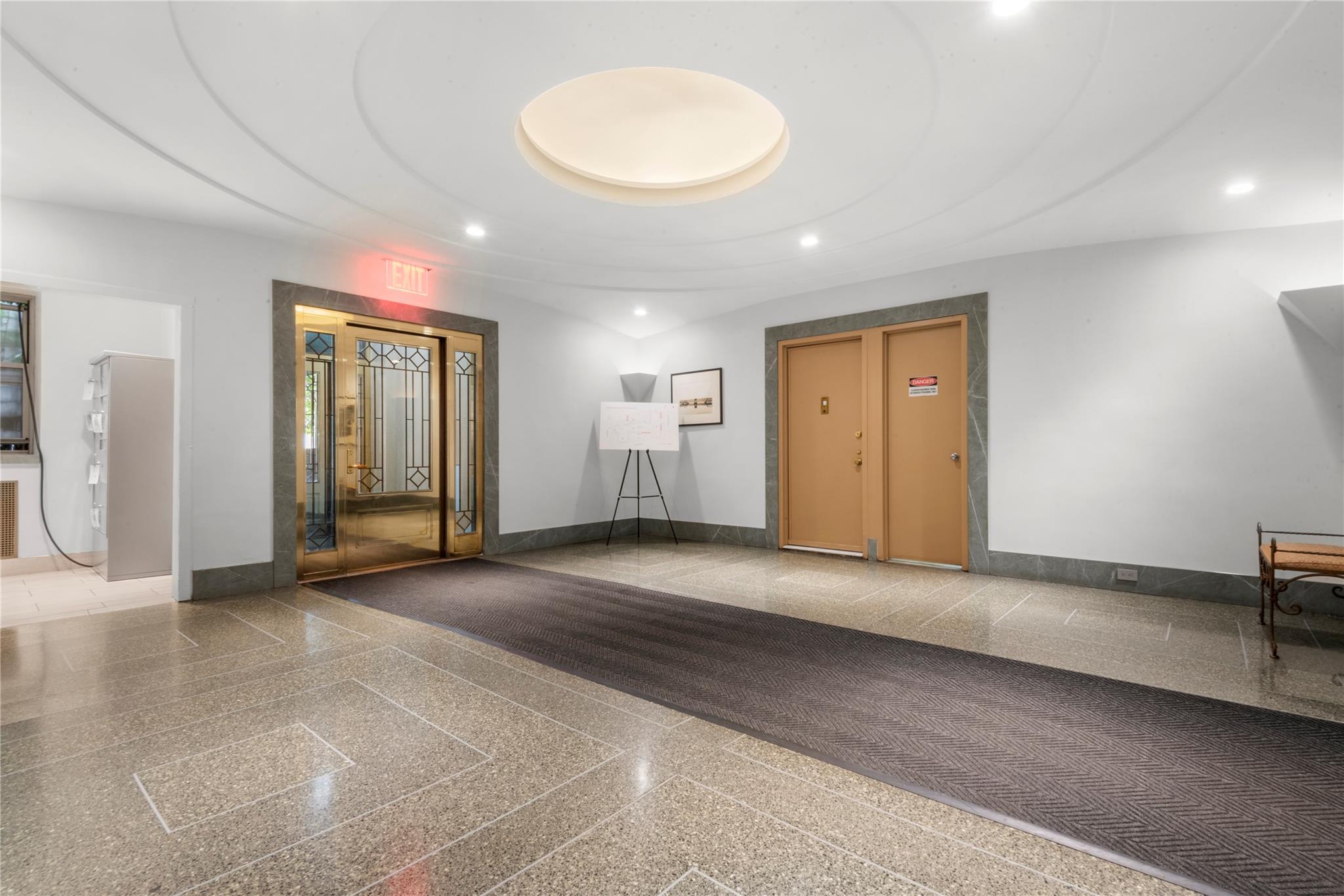 New York (Manhattan), New York, 10040, United States, 2 Bedrooms Bedrooms, ,2 BathroomsBathrooms,Residential,For Sale,1837664