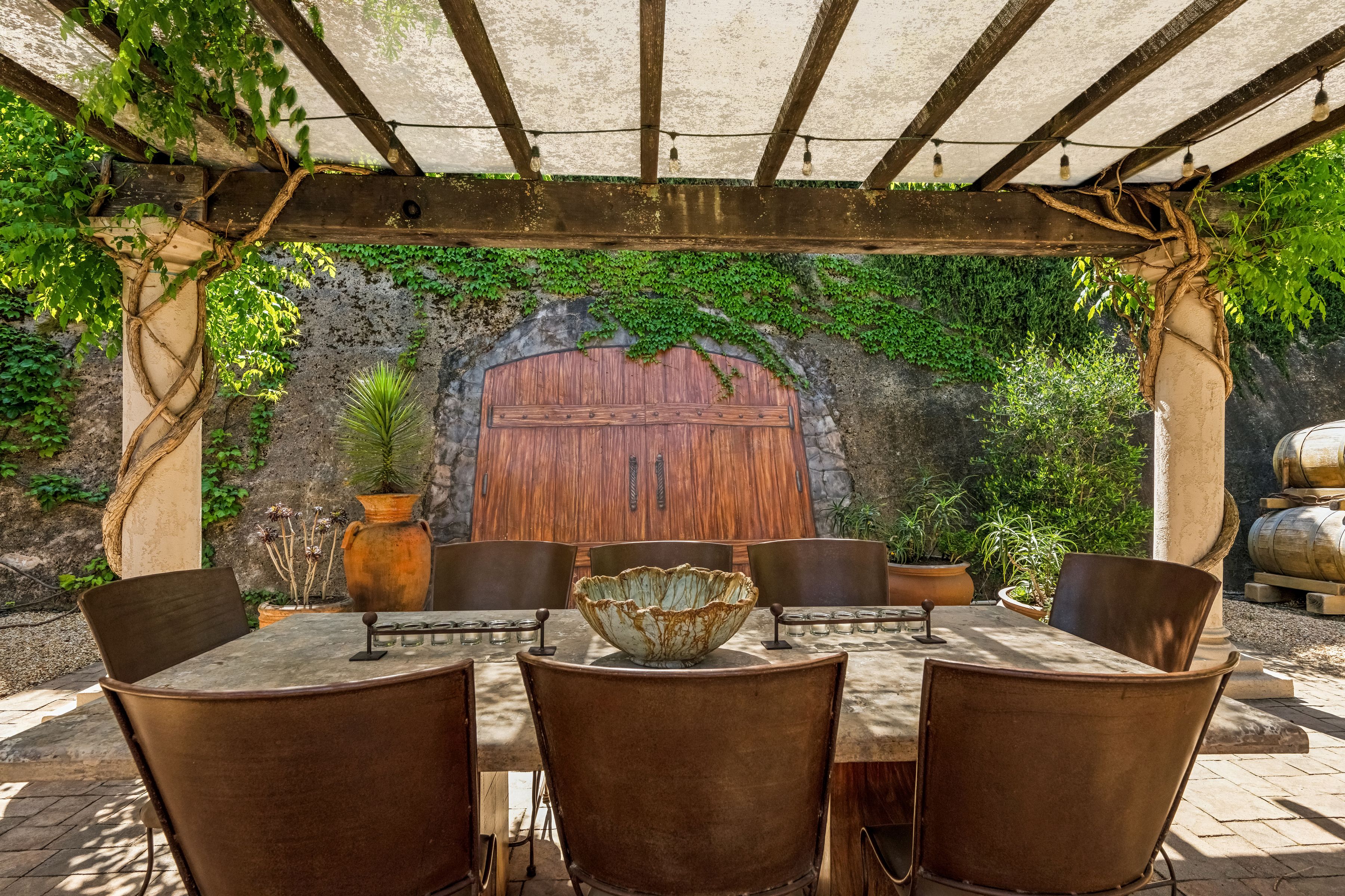  4111 Lovall Valley Road - 物件實景