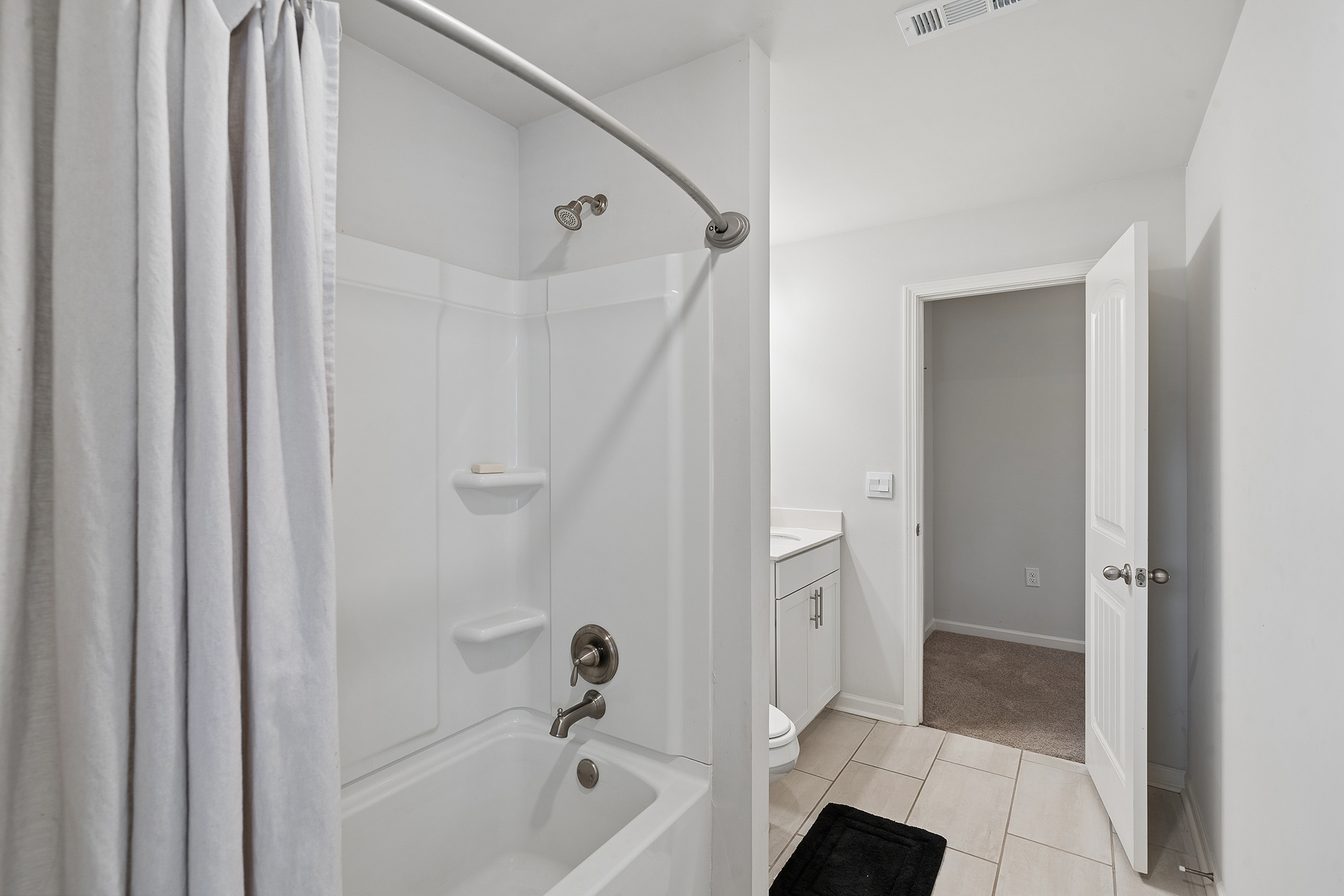  Beautifully Maintained Newer Construction Home on Private Cul-de-sac Lot - 物件實景
