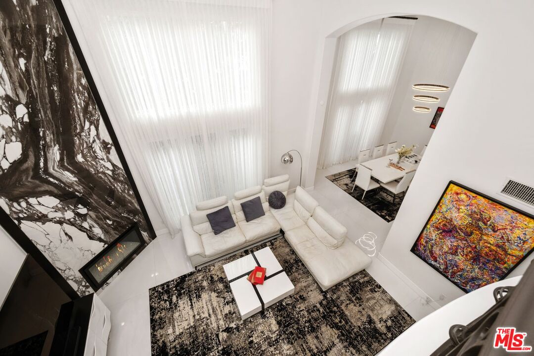 Los Angeles, California, 90049, United States, 4 Bedrooms Bedrooms, ,5 BathroomsBathrooms,Residential,For Sale,1840692