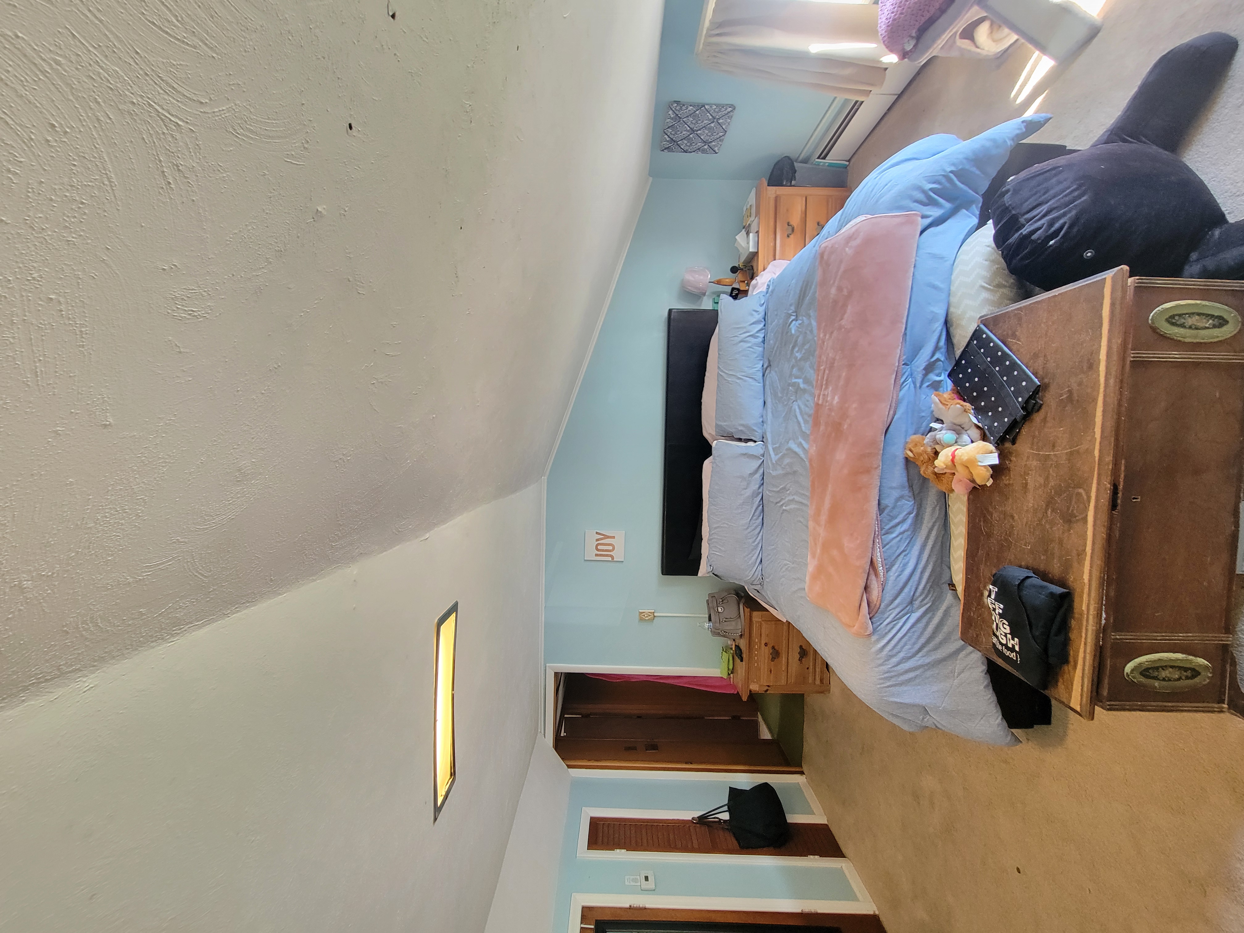 Carteret, New Jersey, 07008, United States, 6 Bedrooms Bedrooms, ,2 BathroomsBathrooms,Residential,For Sale,1980977