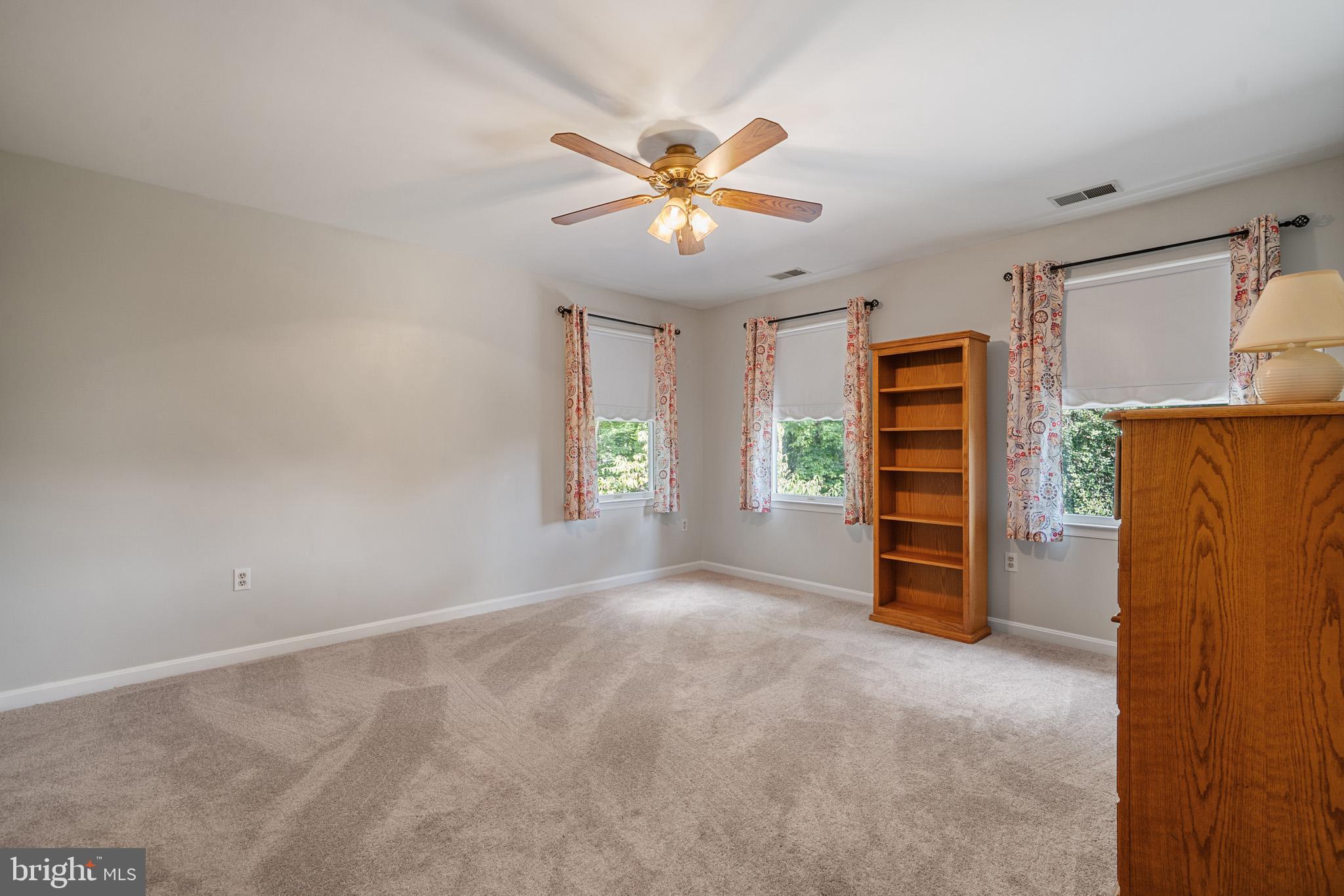 La Plata, Maryland, 20646, United States, 5 Bedrooms Bedrooms, ,3 BathroomsBathrooms,Residential,For Sale,1922915