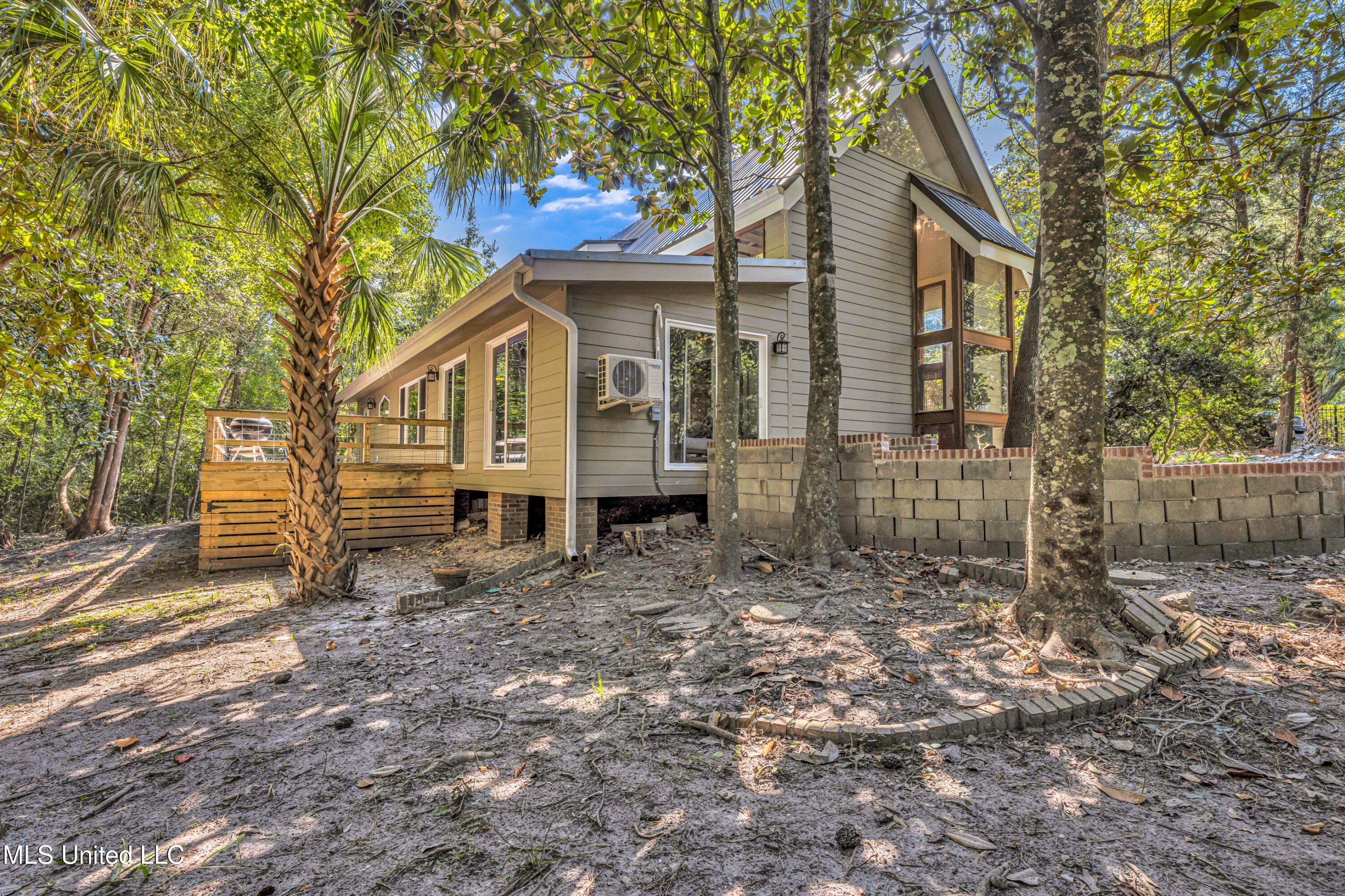 Ocean Springs, Mississippi, 39564, United States, 3 Bedrooms Bedrooms, ,4 BathroomsBathrooms,Residential,For Sale,1942785