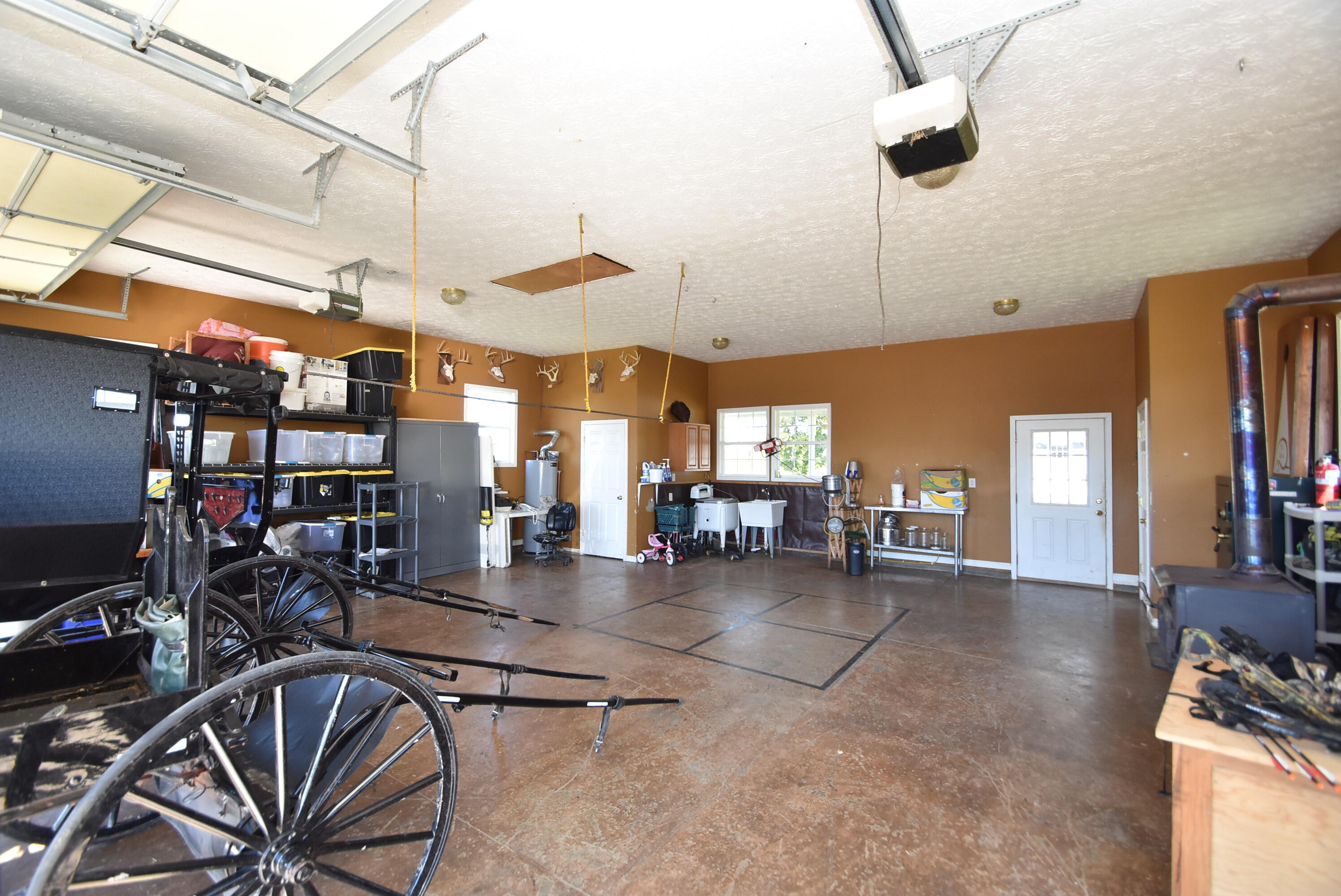 Willisburg, Kentucky, 40078, United States, 4 Bedrooms Bedrooms, ,1 BathroomBathrooms,Residential,For Sale,1962831