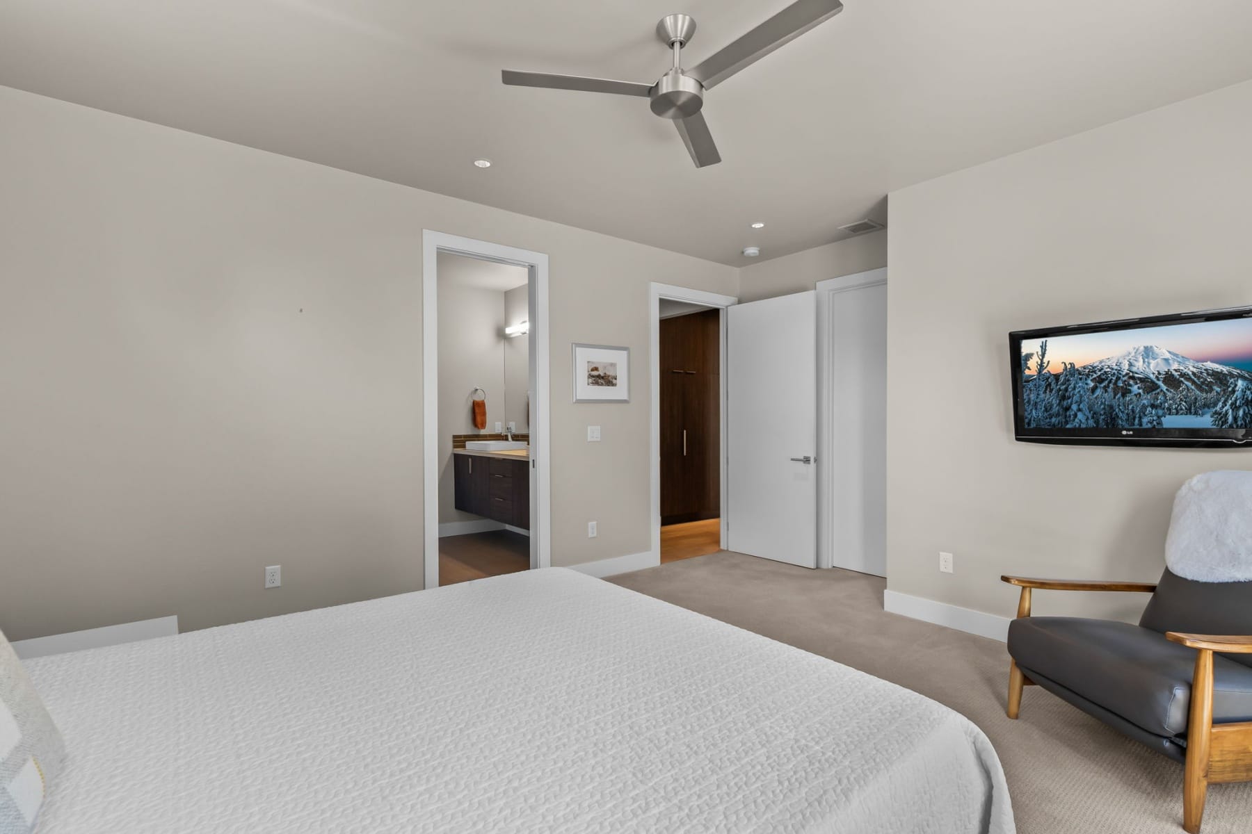  704 Golden Pheasant Drive Redmond, OR 97756 - 物件實景
