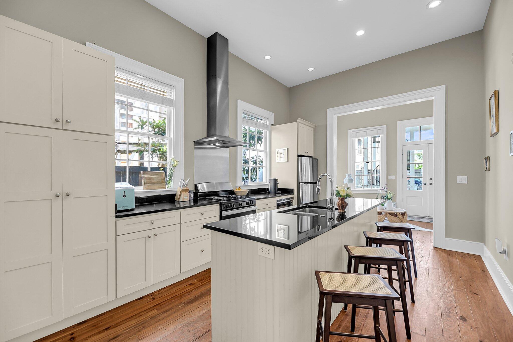 Charleston, South Carolina, 29403, United States, 3 Bedrooms Bedrooms, ,3 BathroomsBathrooms,Residential,For Sale,1875123
