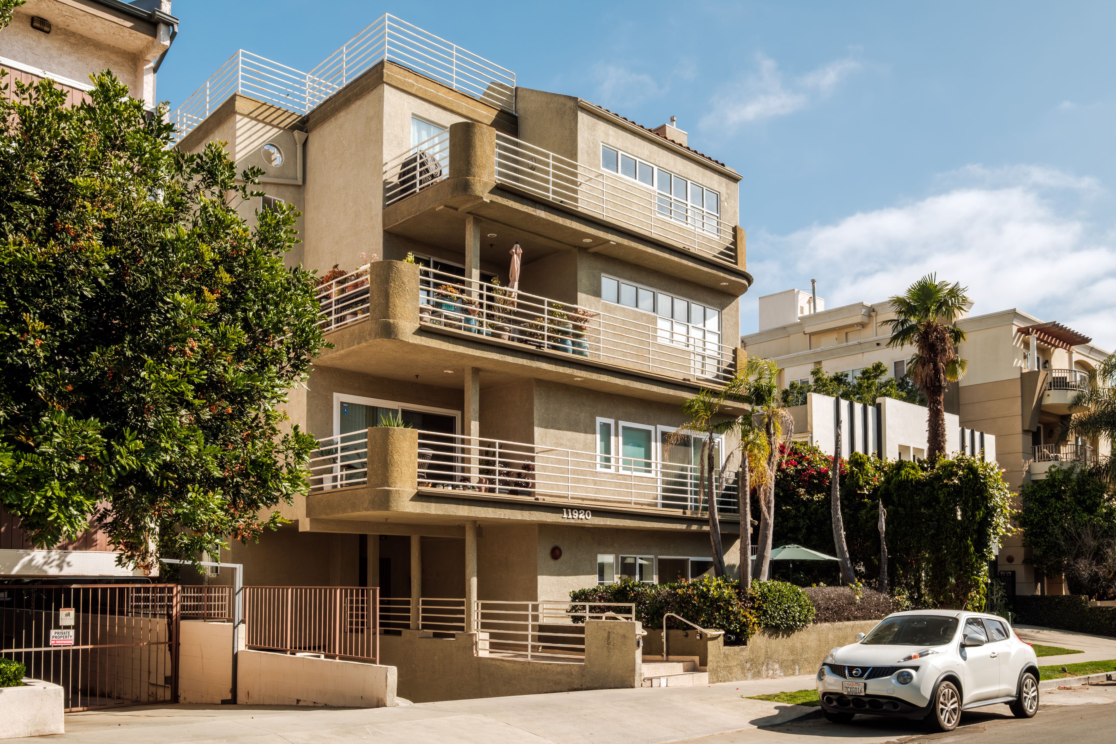  11920 Goshen Ave - 物件實景