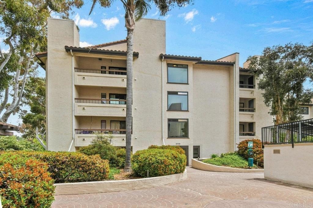 San Diego, California, 92110, United States, 2 Bedrooms Bedrooms, ,2 BathroomsBathrooms,Residential,For Sale,1804693
