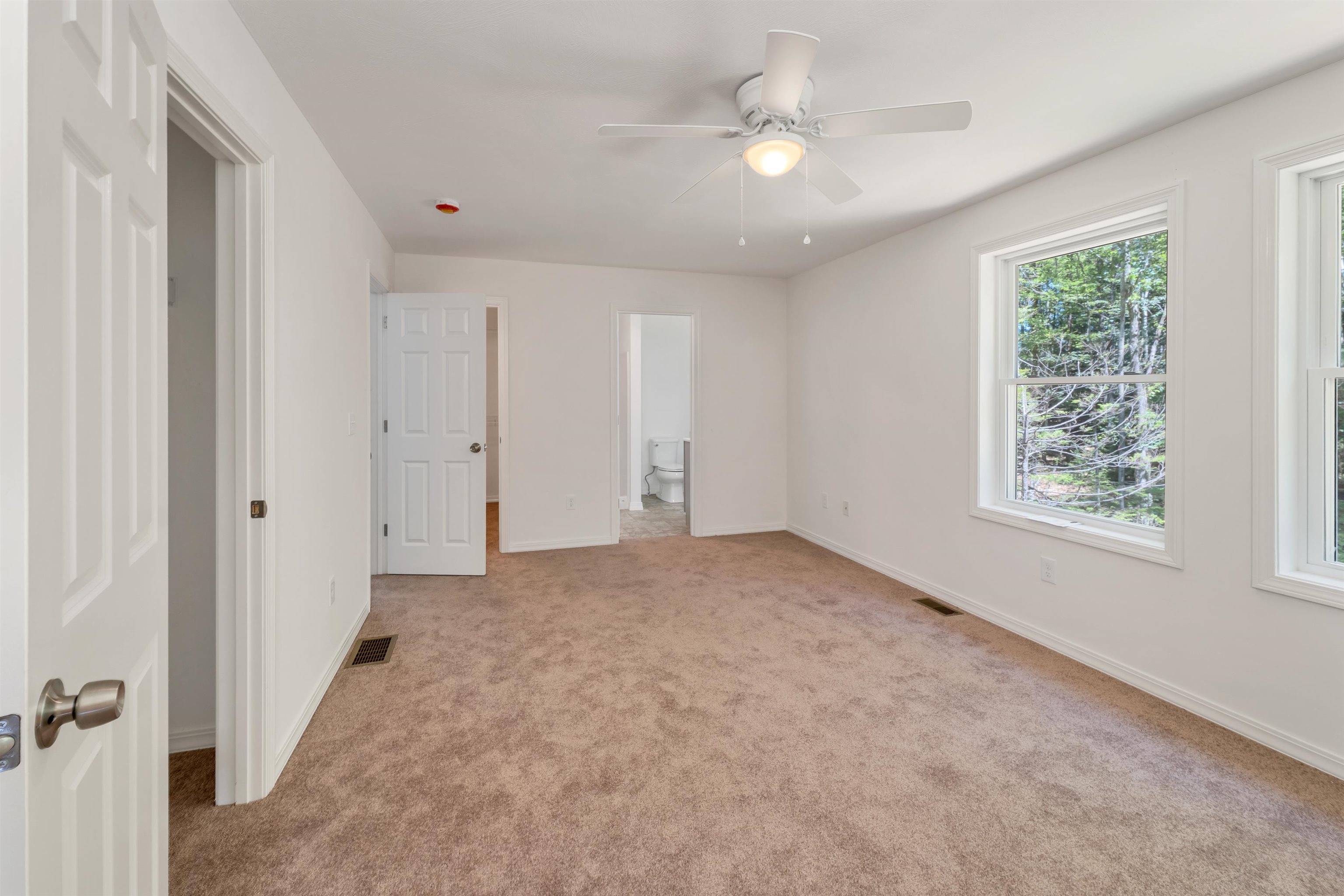 Bennington, New Hampshire, 03442, United States, 3 Bedrooms Bedrooms, ,2 BathroomsBathrooms,Residential,For Sale,1898255