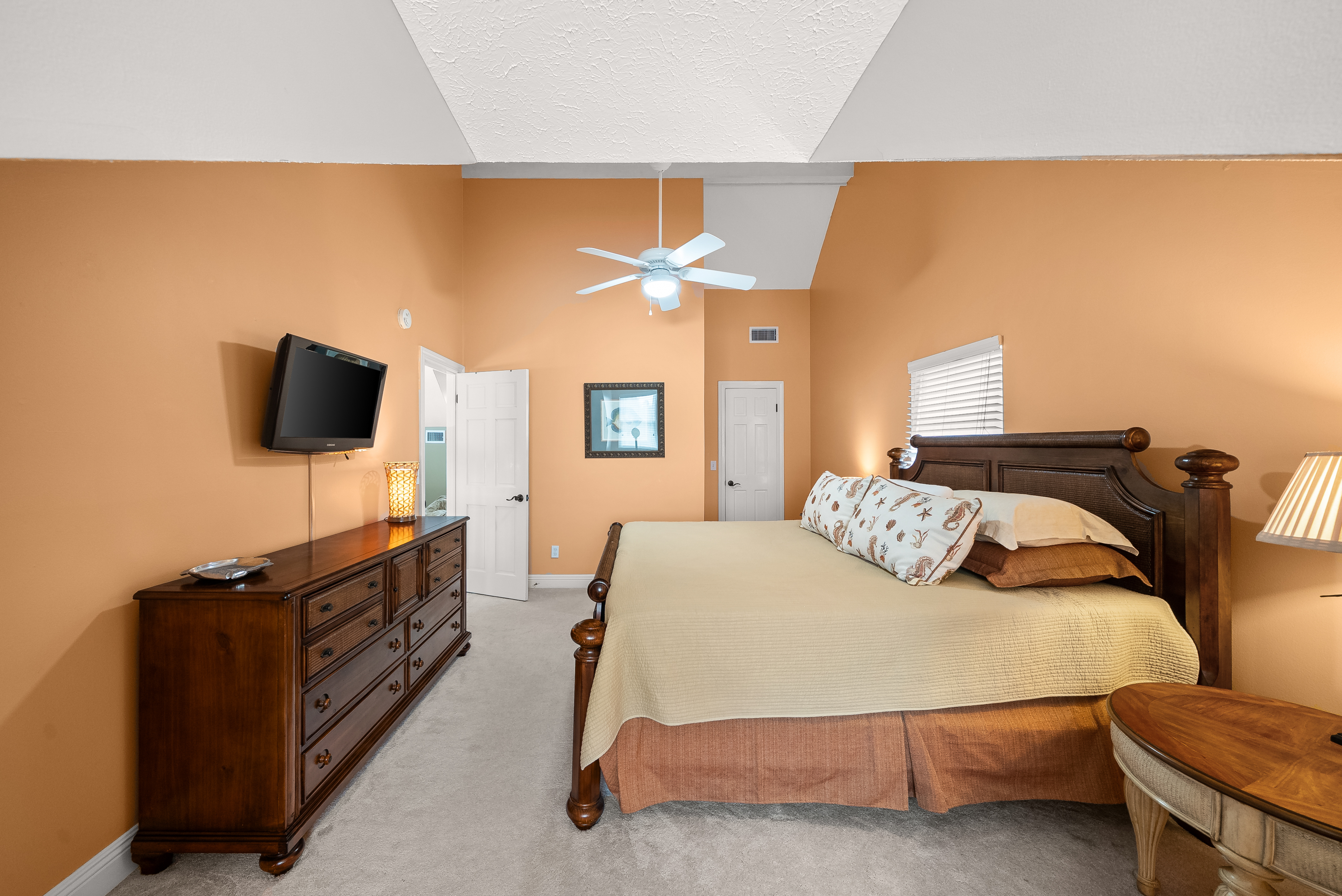  Thoughtfully-Designed Waterfront Retreat With Gulf And Bay Access - 物件實景