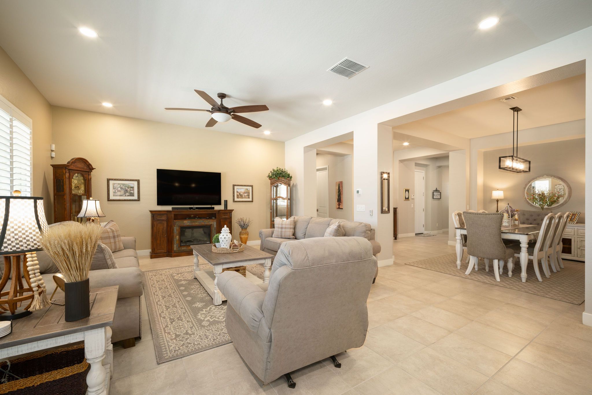  8562 W Myrtle Avenue¦Glendale, AZ - 物件實景