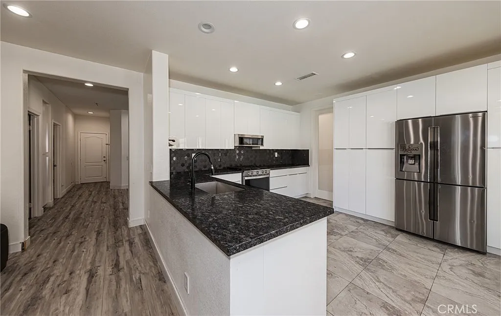 Victorville, California, 92395, United States, 5 Bedrooms Bedrooms, ,3 BathroomsBathrooms,Residential,For Sale,1976138