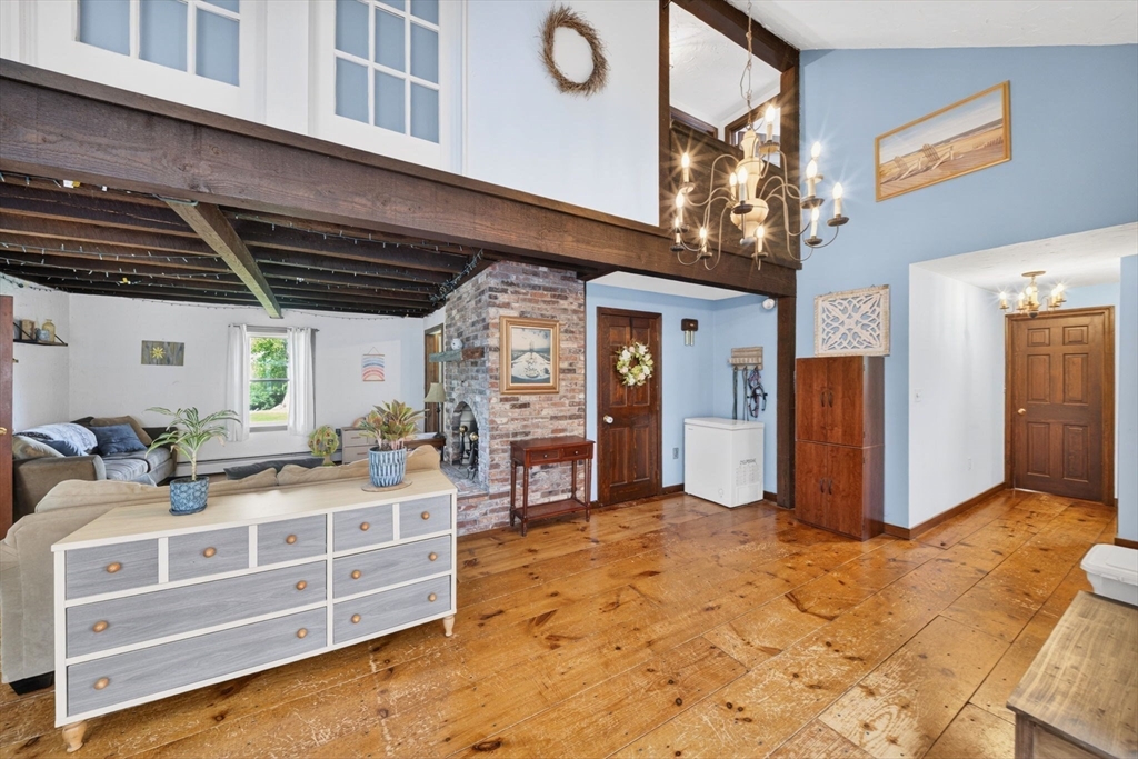 Groveland, Massachusetts, 01834, United States, 4 Bedrooms Bedrooms, ,4 BathroomsBathrooms,Residential,For Sale,2048598