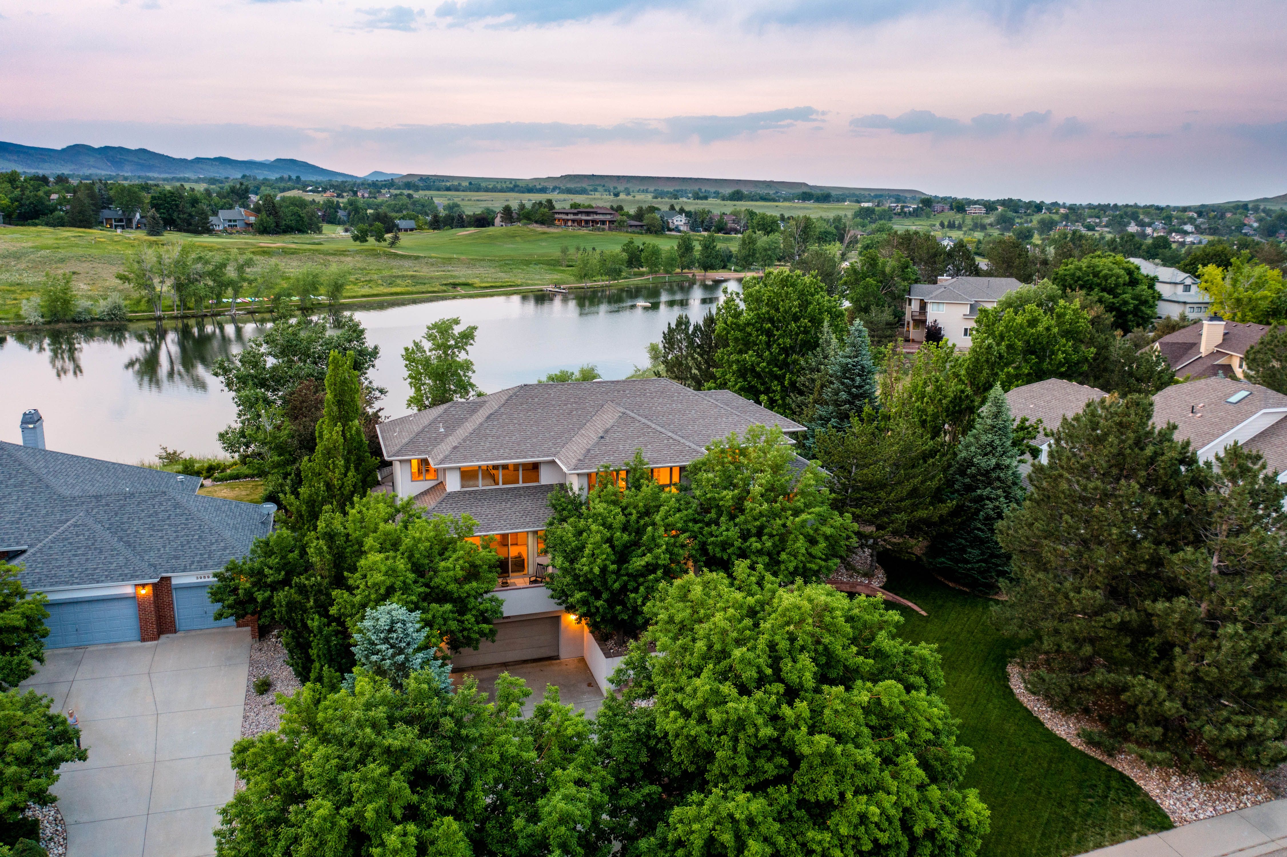  Timeless Waterfront Home With Beautiful Views - 物件實景
