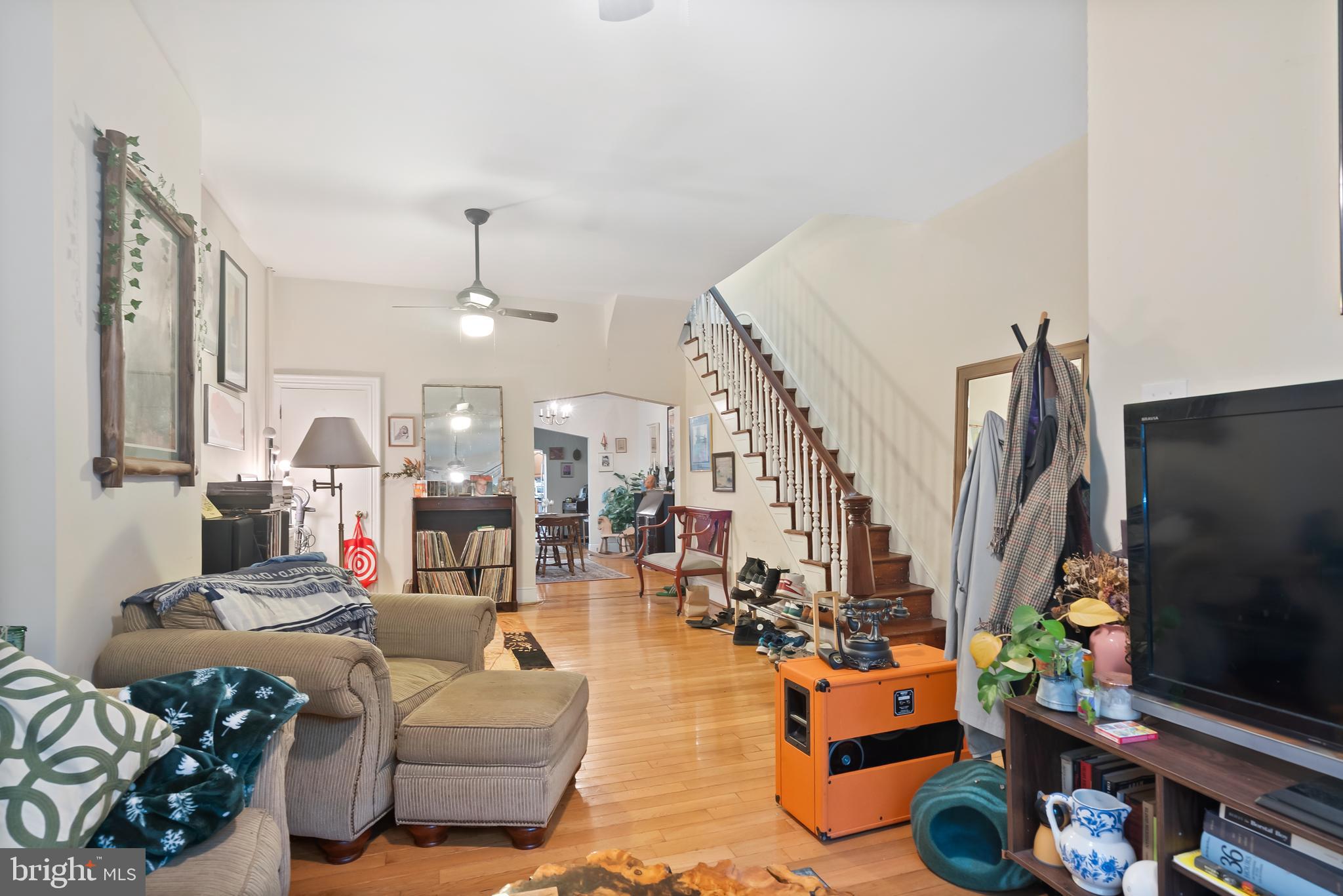 PHILADELPHIA, Pennsylvania, 19147, United States, 4 Bedrooms Bedrooms, ,2 BathroomsBathrooms,Residential,For Sale,1979341