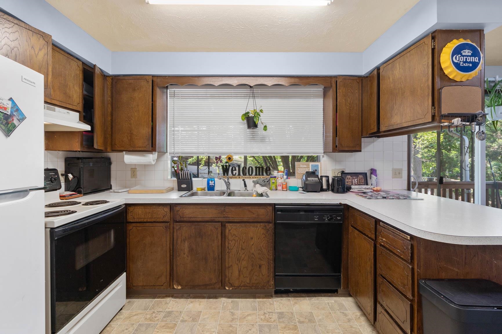 Spokane, Washington, 99218, United States, ,Residential,For Sale,1868872