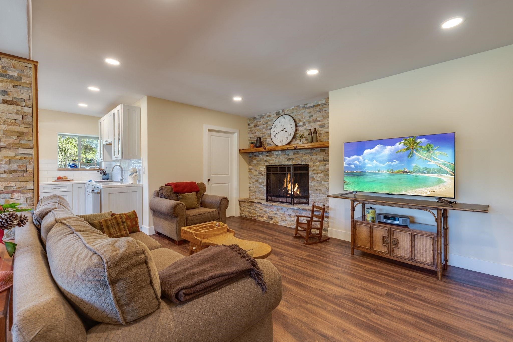 Shingle Springs, California, 95682, United States, 6 Bedrooms Bedrooms, ,2 BathroomsBathrooms,Residential,For Sale,2009241