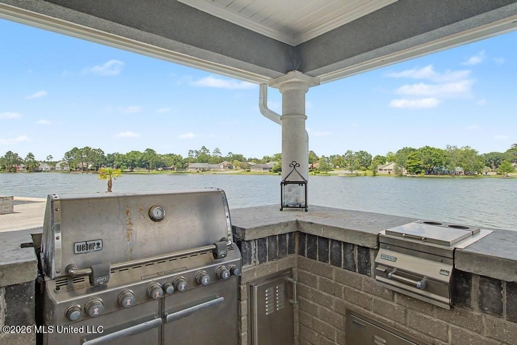 Gulfport, Mississippi, 39503, United States, 6 Bedrooms Bedrooms, ,7 BathroomsBathrooms,Residential,For Sale,2048640