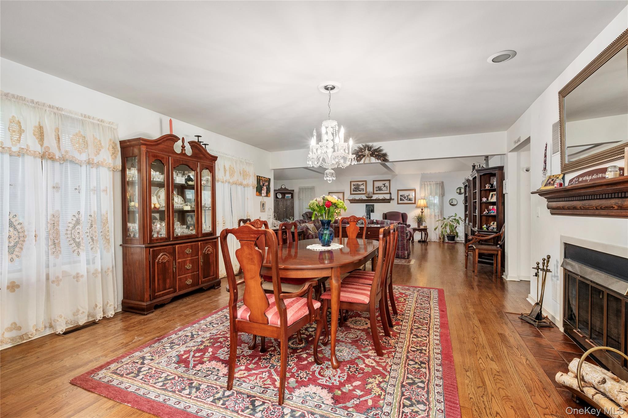 Hampton Bays, New York, 11946, United States, 3 Bedrooms Bedrooms, ,3 BathroomsBathrooms,Residential,For Sale,1935331