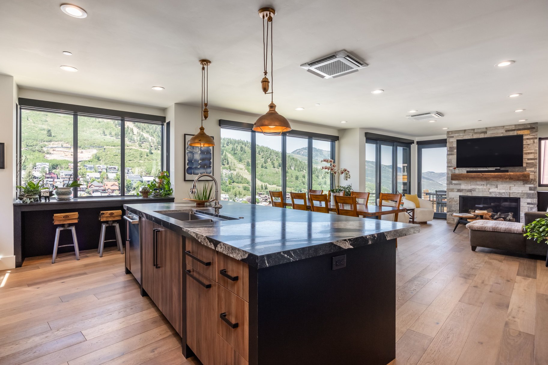  Mountain Modern Masterpiece with Sweeping Old Town and Ski Area Views - 物件實景