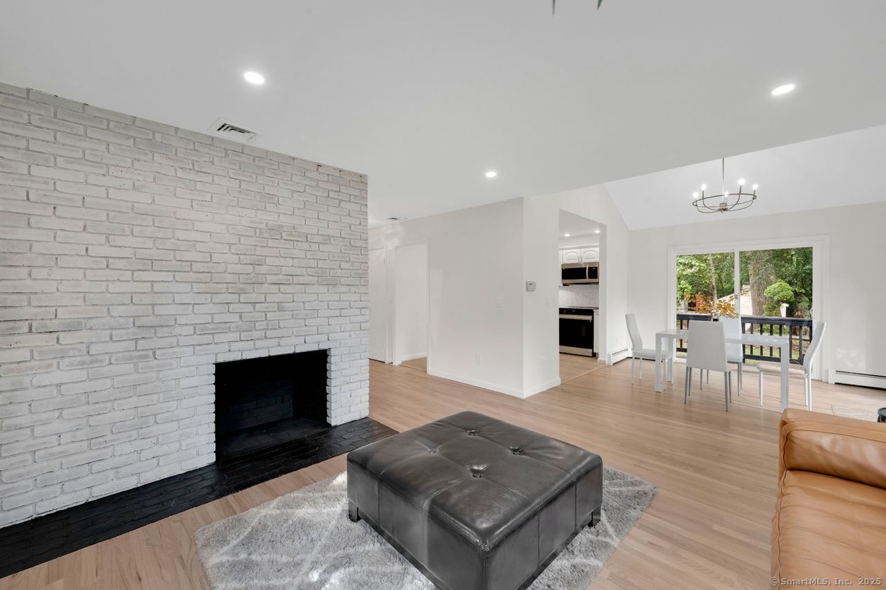 Milford, Connecticut, 06461, United States, 4 Bedrooms Bedrooms, ,3 BathroomsBathrooms,Residential,For Sale,1932741